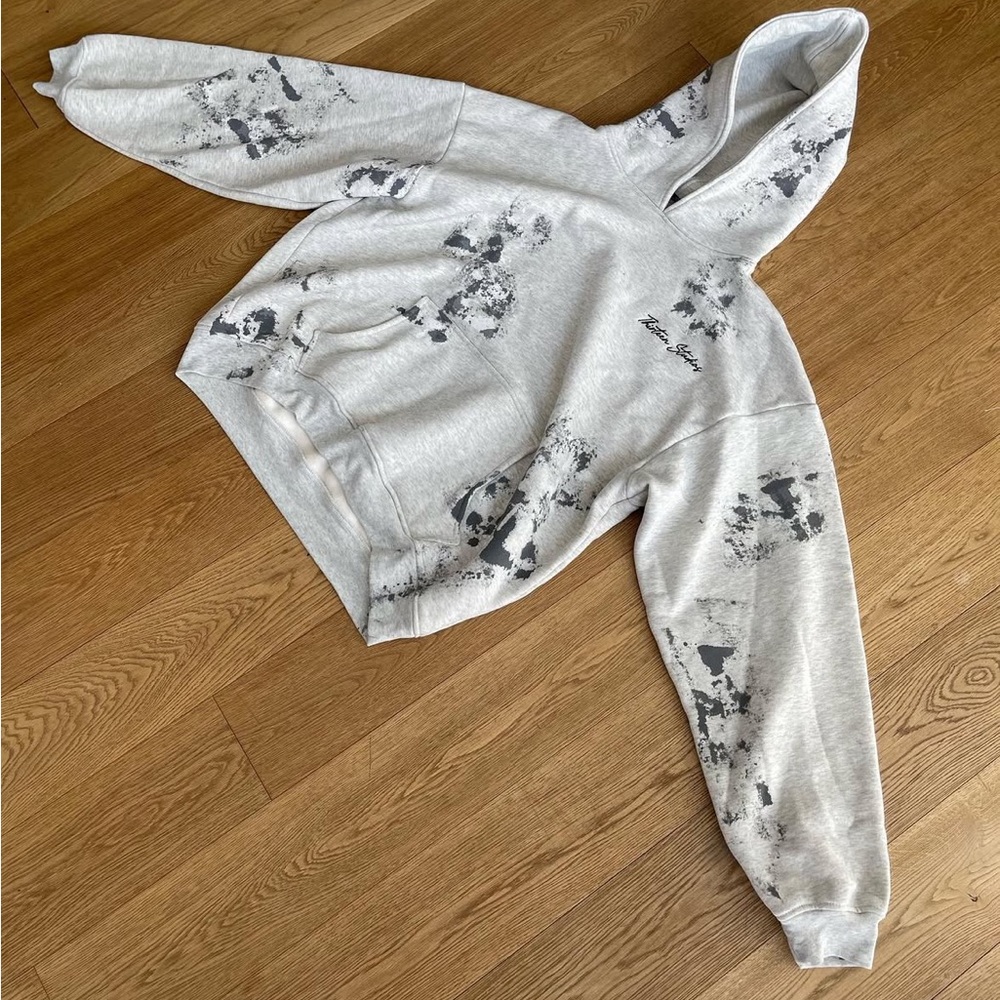 Brand new thirteen studios hoodie size medium